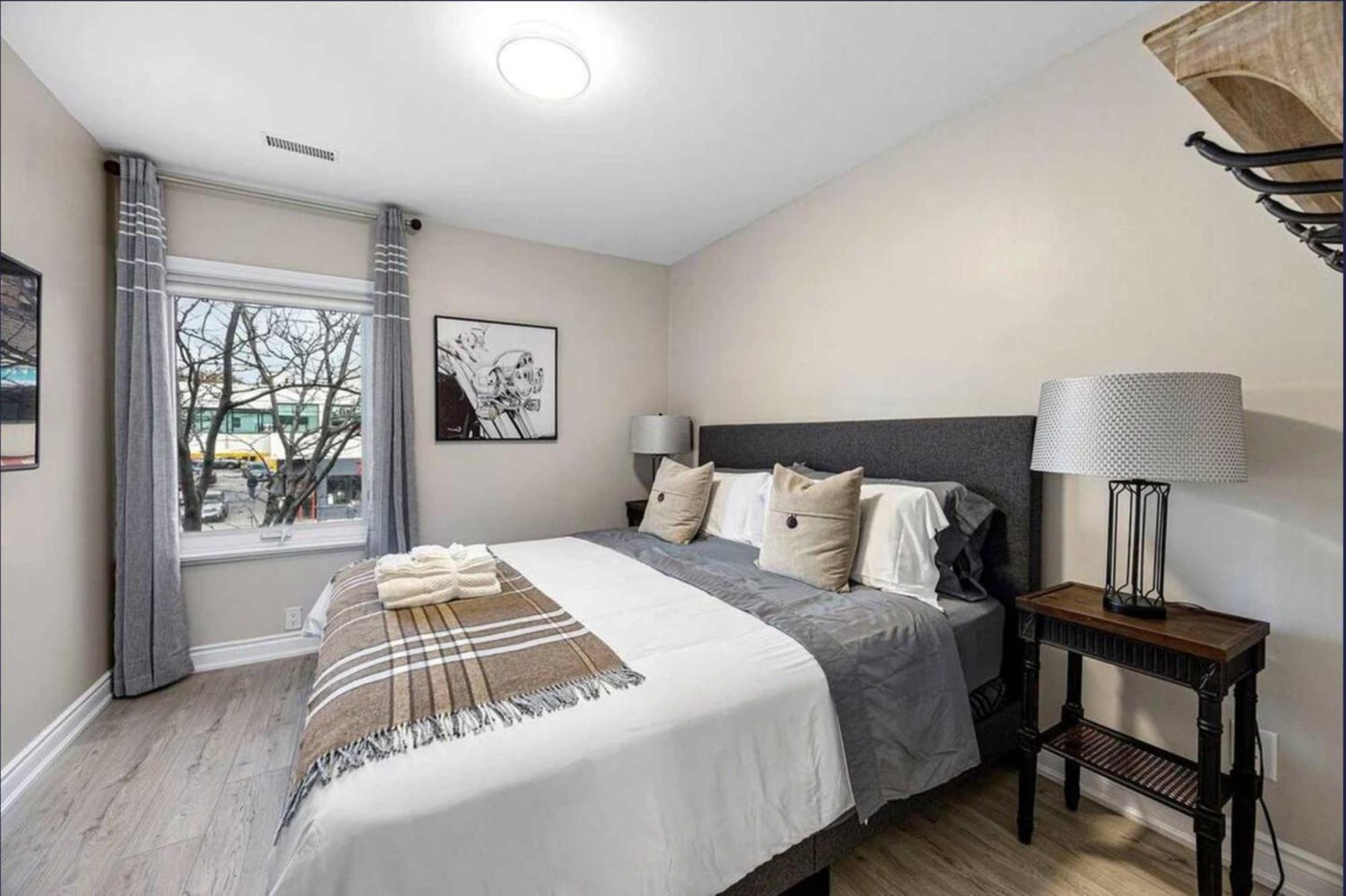 Casa St Clair - Suite -Style Suite W Lrg Patio Toronto Exterior foto